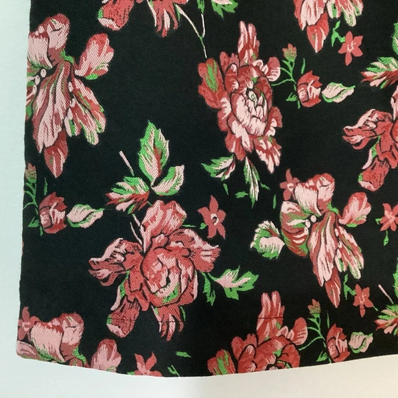 MinkPink Larache Mini Skirt Medium NEW - Picture 3 of 7